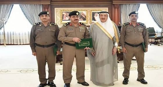 بالصور.. أمير جازان يكرم ضباط وأفراد الشرطة