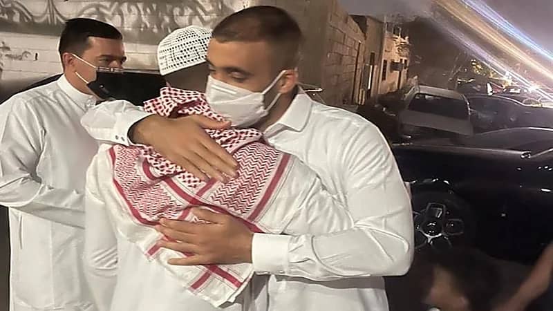 بالصور.. حمدالله وحجازي يعزيان "الشمراني" في وفاة جدته