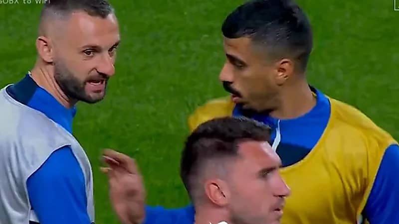 اشتباك بين لاعبي النصر لاجامي وبروزوفيتش .. فيديو