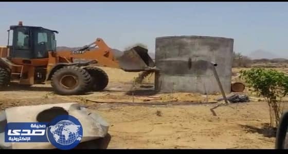 بالصور.. بلدية بارق تستعيد 10 آلاف متر بـ«آل حجري»