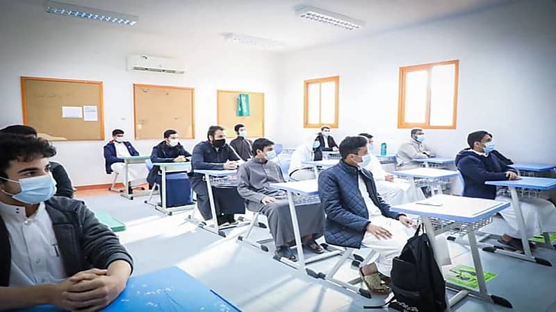 التعليم تعتمد تفعيل الدليل الإرشادي لمدير المدرسة والمنسق في نظام مسارات الثانوية