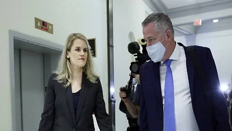 مسربة أسرار فيسبوك: الشركة تعمل بشكل يضر الصغار ويؤذي الديمقراطية