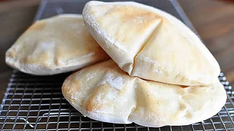 وسط تخبط الحكومة .. توقعات بأزمة جديدة تغلق أفران الخبز في لبنان