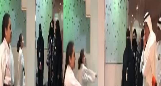 بالفيديو.. " نائب التعليم " يشهد عرض للكارتيه لطالبتين بالجنادرية 32