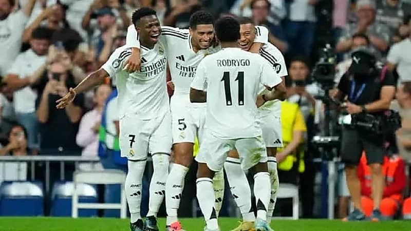 ريال مدريد يراقب موهبة أياكس الشابة