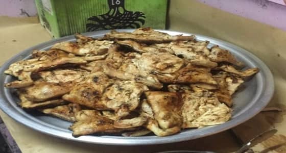 بالصور.. أمانة نجران تضبط أغذية فاسدة بمطاعم وبوفيهات في حبونا