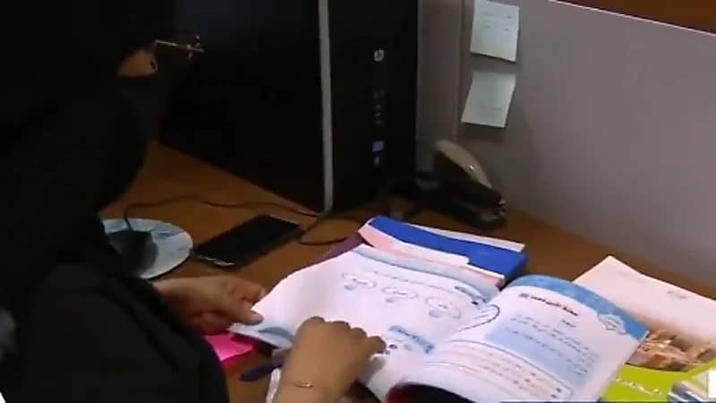 بالفيديو.. أستاذ تربوي: قرار منع الجوالات في المدارس سيحمي الطلبة وأسرهم من المساءلة القانونية