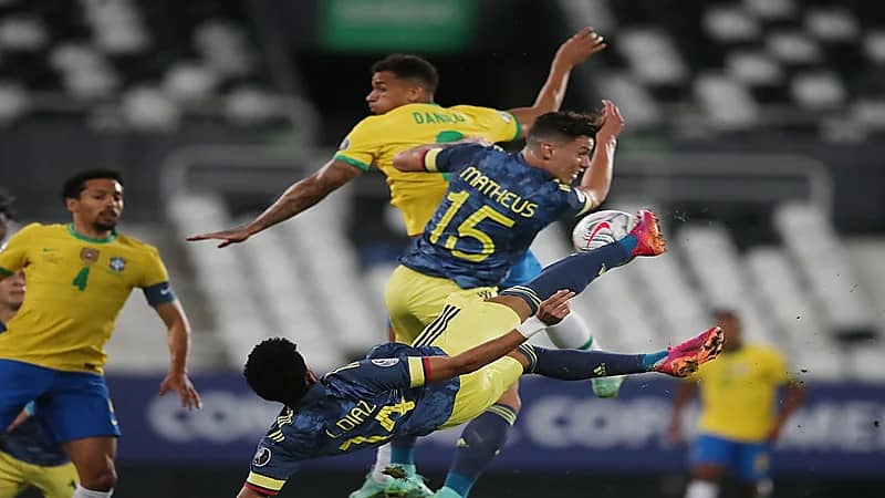 البرازيل تتأهل لربع نهائي كوبا أمريكا بعد فوزها أمام كولومبيا