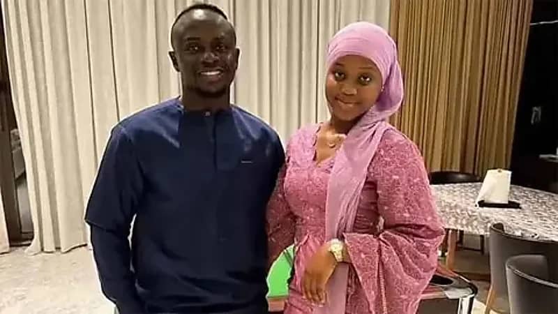 ساديو ماني يعلن اسم مولودته الأولى بحضور عائلي وتلاوة قرآنية.. فيديو