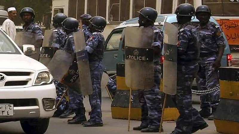 تصاعد الاحتجاجات في السودان والأمن يطلق الغاز المسيل