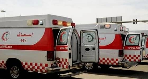 مصرع شخصين بحادثين منفصلين إثر اصطدام سياراتهما بشاحنات