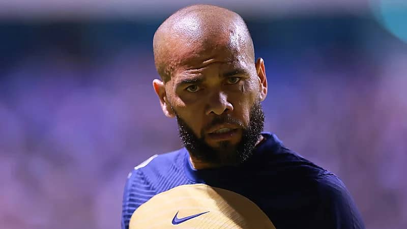 برشلوني سابق يعرض نفسه للعب الكرة بـ 8 يورو