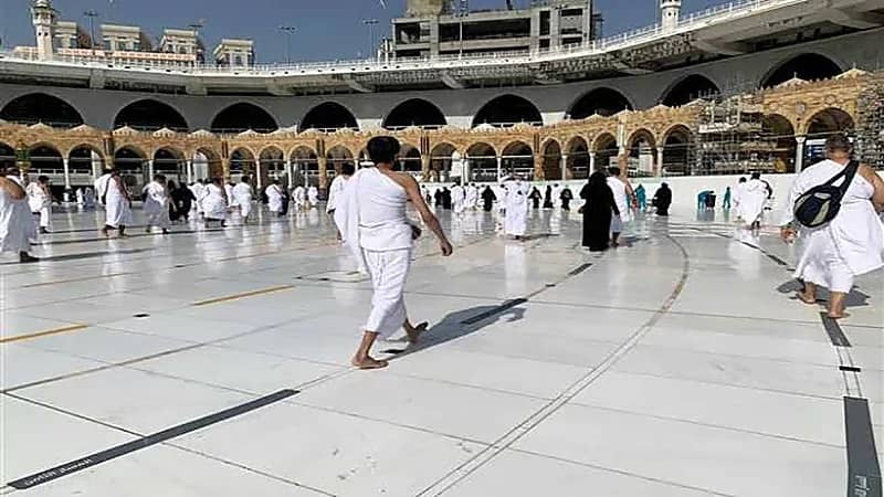 "الحج" تطالب شركات العمرة بالالتزام بمرافقة معتمري الخارج