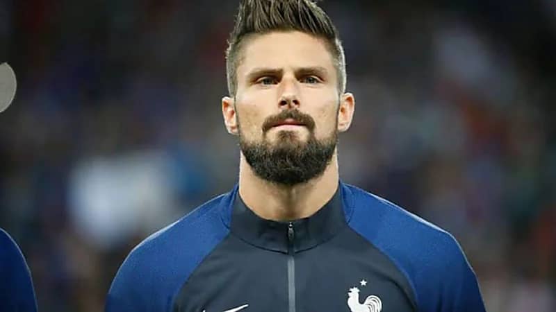 "جيرو" يدخل التاريخ مع فرنسا بعد هدفه في النمسا