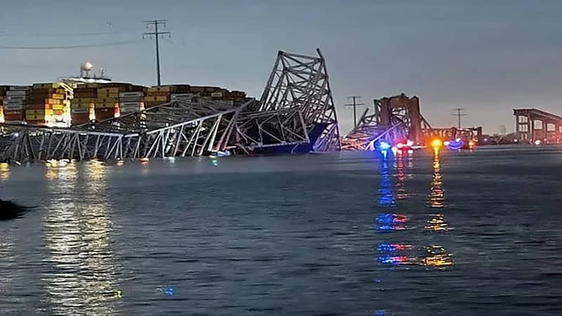 انهيار جسر على سكة حديد في روسيا يودي بحياة 7 أشخاص