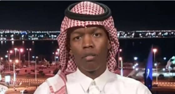 بالفيديو.. مواطن يقلد معلقي كرة القدم بشكل كوميدي