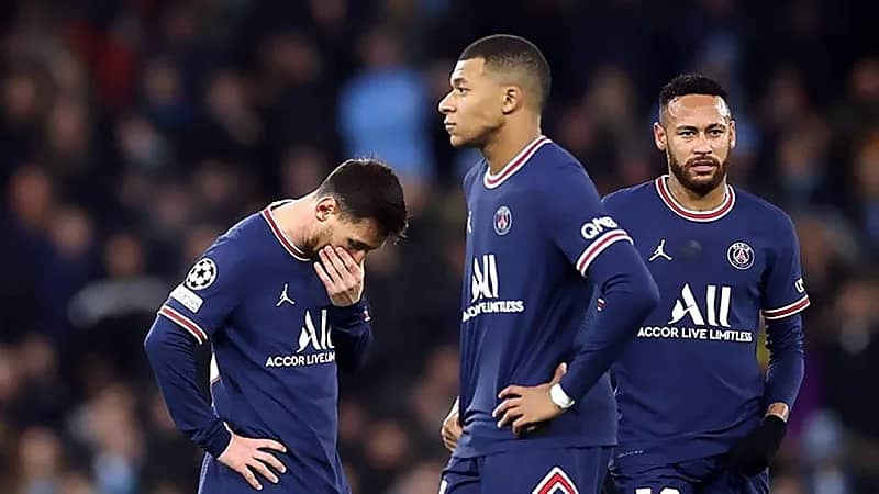 إصابة 4 لاعبين في باريس سان جيرمان بفيروس كورونا