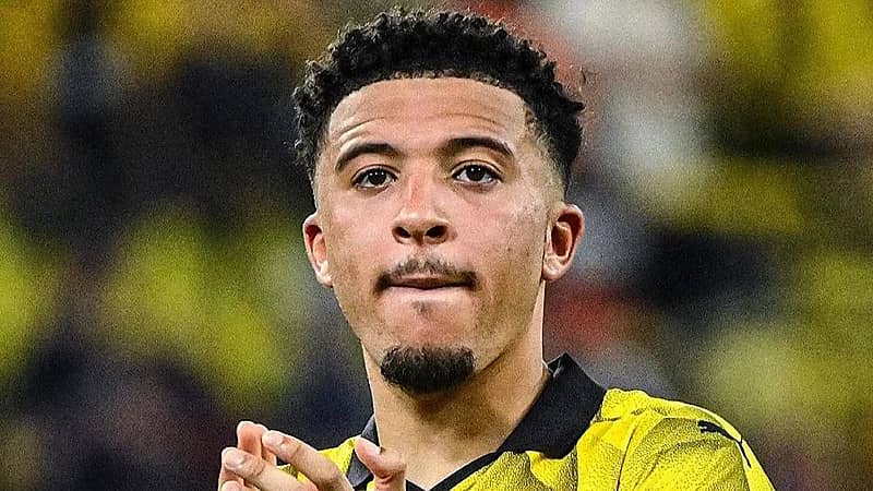 الأهلي يسعى للتعاقد مع جادون سانشو جناح بوروسيا دورتموند