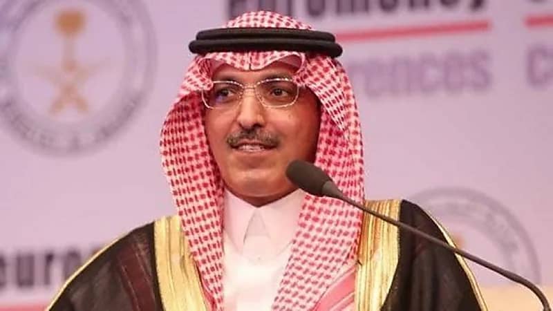 وزير المالية يعلن إعادة النظر في المقابل المالي للمرافقين