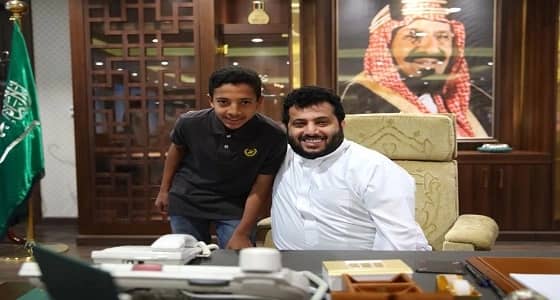 آل الشيخ يرسل الطفل الموهوب خالد الأصبحي إلى اليونايتد