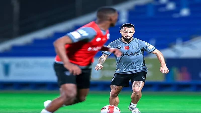 الهلال يواصل تحضيراته وكاريلـو ينضم غدًا للتدريبات