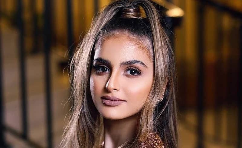 حلا الترك تمر بحالة اكتئاب "غير طبيعية"