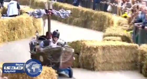 بالفيديو.. الآلاف يجتمعون لمتابعة سباق غريب في بلجيكا