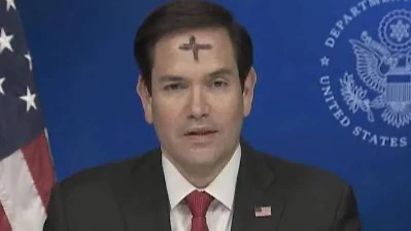 وزير الخارجية الأمريكي ماركو روبيو يرسم صليبًا على جبهته ويثير الجدل.. فيديو