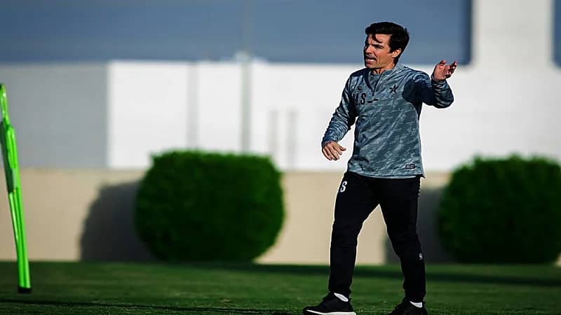 النجمة يتوصل لاتفاق لتجديد عقد مدربه ماريو سيلفا