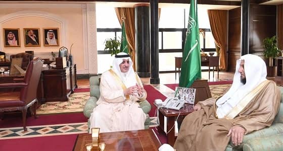أمير تبوك يلتقي رئيس المحكمة العامة بالمدينة