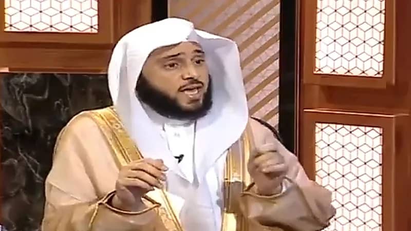 بالفيديو.. الشيخ "السلمي" يوضح حكم قسمة الأم ذهبها بين أبنائها قبل موتها