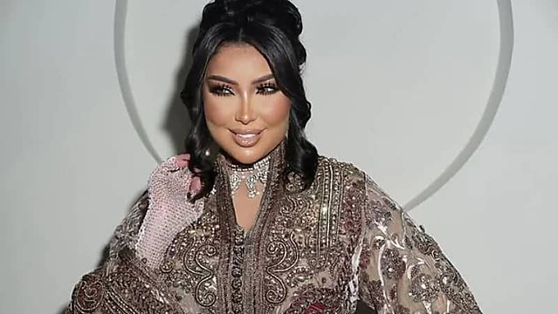 دنيا بطمة‬⁩ تنفعل على مراسل إعلامي وتمزق شعاره.. فيديو