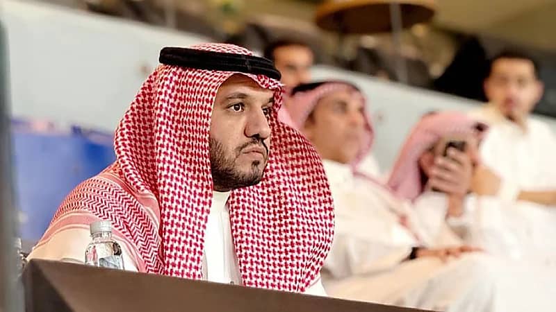 رئيس النصر يجتمع باللاعبين قبل مباراة يوكاهاما