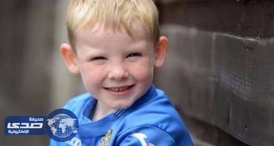 طفل لا يمكنه التوقف عن شرب الماء