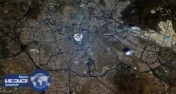 صورتان مبهرتان للحرم المكي