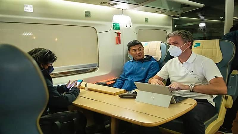 وصول الوفد الآسيوي إلى الدمام بعد اختتام جولته في الرياض 