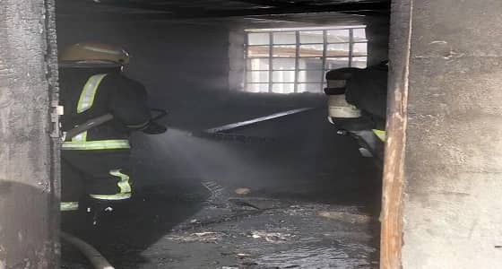 " مدني عرعر " يخمد حريقا بمحطة محروقات