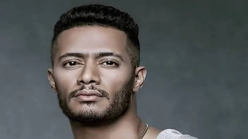 محمد رمضان يرد بسخرية على متابعة اتهمته بـ"الغرور"