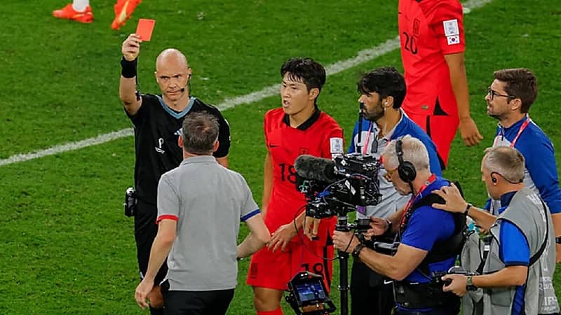 مدرب كوريا الجنوبية أول مدرب يتعرض للطرد في المونديال