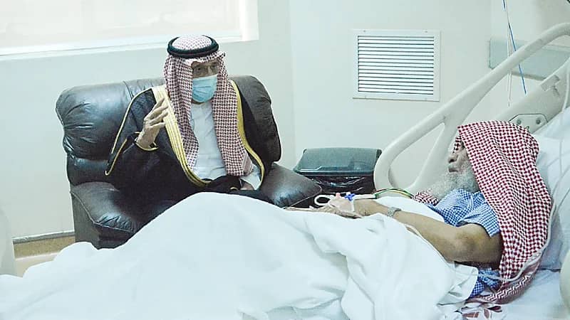 أمير منطقة جازان يطمئن على صحة الشيخ العامري