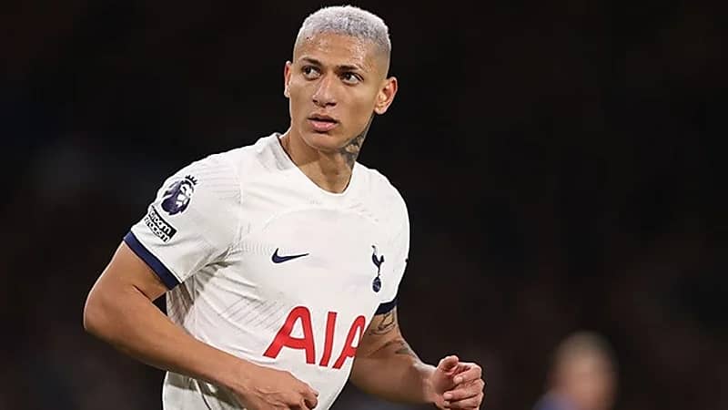 أندية روشن مهتمة بضم ريتشارليسون