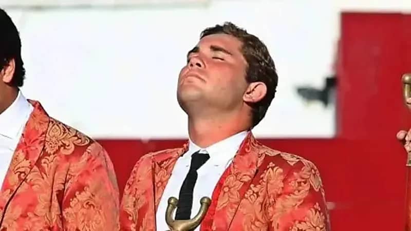 مصرع مصارع شاب في لشبونة بعد هجوم مروع من ثور ضخم .. فيديو