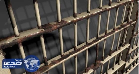 القبض على ثلاث لصوص سرقوا المحال التجارية بجدة