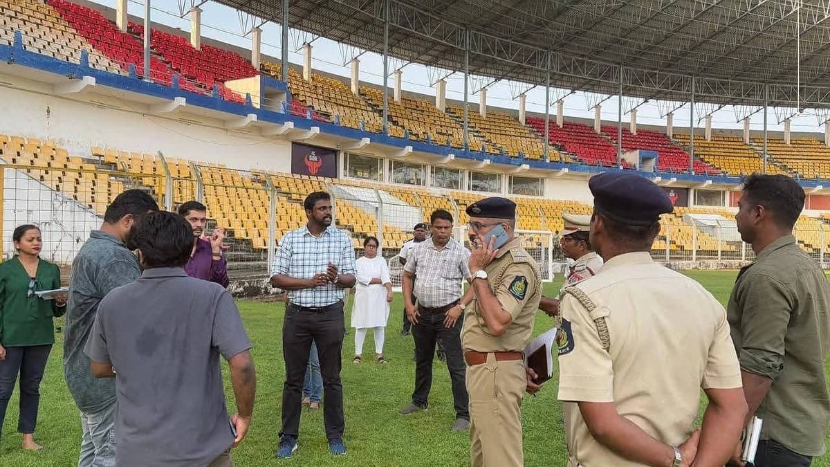 جولة تفقدية في ملعب فاتوردا قبل مواجهة النصر وغوا .. صور