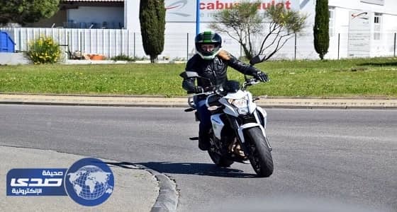 بالصور .. مارين لوبان تتجول بدراجة نارية قبل إعلان نتيجة الانتخابات الفرنسية