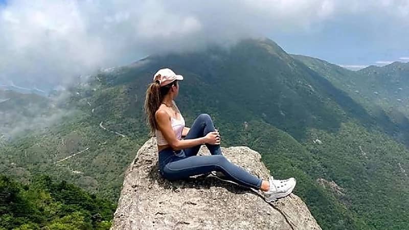 صور.. مصرع نجمة الأماكن الشاهقة "صوفيا" بطريقة مروعة