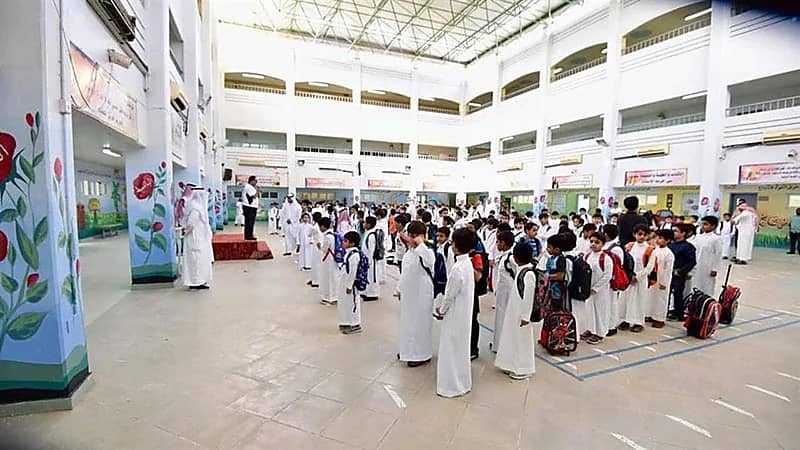 التعليم: اقتصار نقل الطلاب من مدرسة لأخرى عبر نظام نور وعدم التعامل الورقي