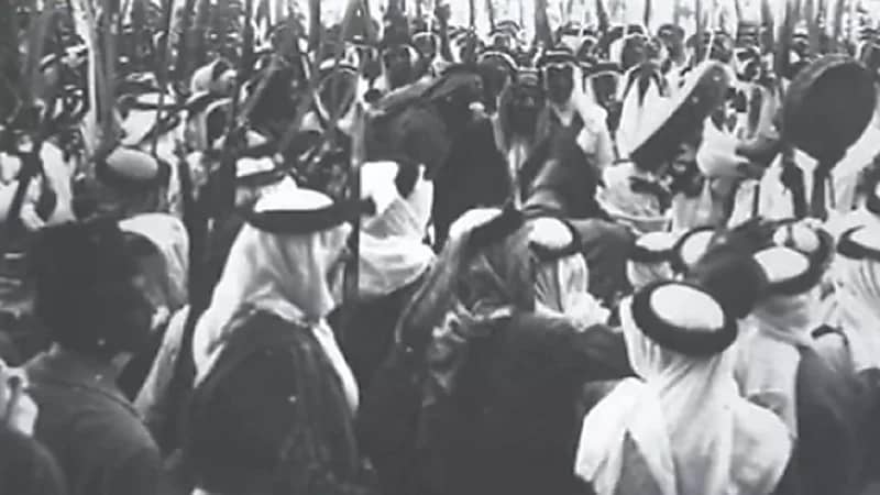 بالفيديو.. قصة ارتباط العرضة السعودية بالحروب والغزوات