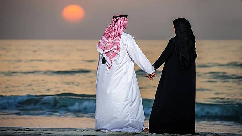 مستشار أسري يحذر من التعلق المرضي