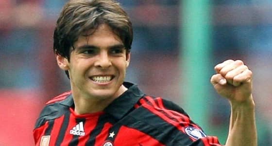 " كاكا " يبدأ مغامرة جديدة مع ميلان بعد وصوله إيطاليا